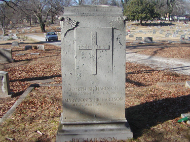richardson_tomb1.jpg
